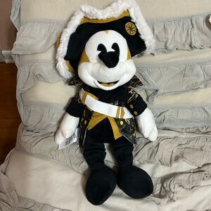 Mickey Mouse Main Attraction Pirates of the Caribbean